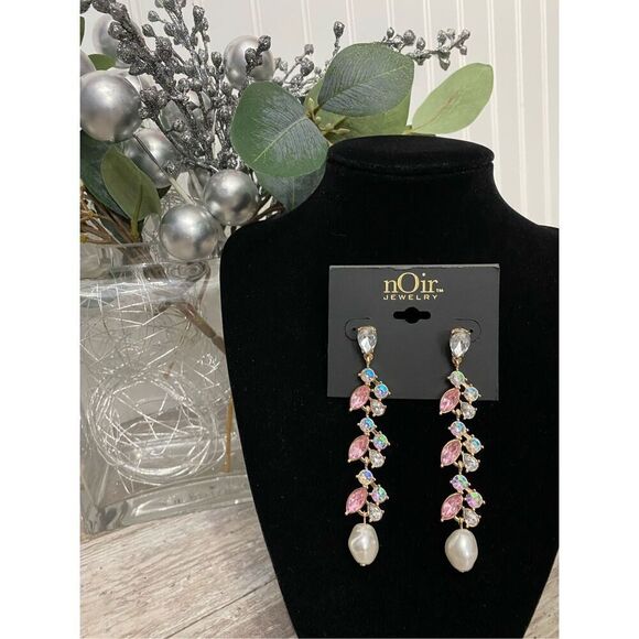 nOir Jewelry Gold Pink Pastel Pearl Earrings - Picture 1 of 2